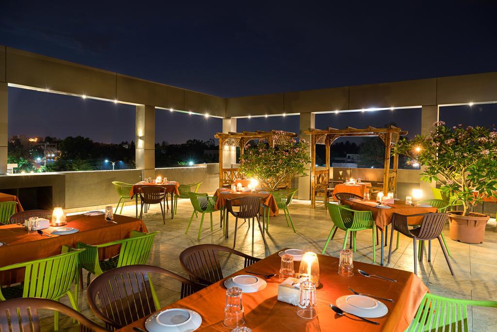 特雷布特莱斯特格兰德翡翠酒店 Pimpri-Chinchwad 外观 照片