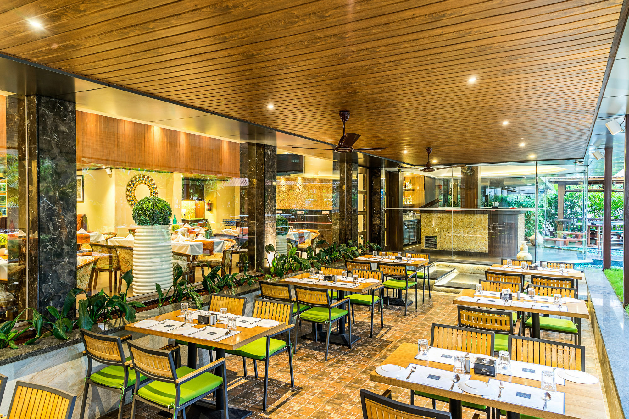 特雷布特莱斯特格兰德翡翠酒店 Pimpri-Chinchwad 外观 照片